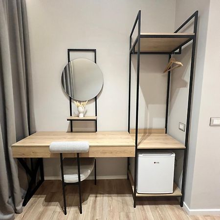 טיראנה Enzo Rooms & Apartment Blloku מראה חיצוני תמונה