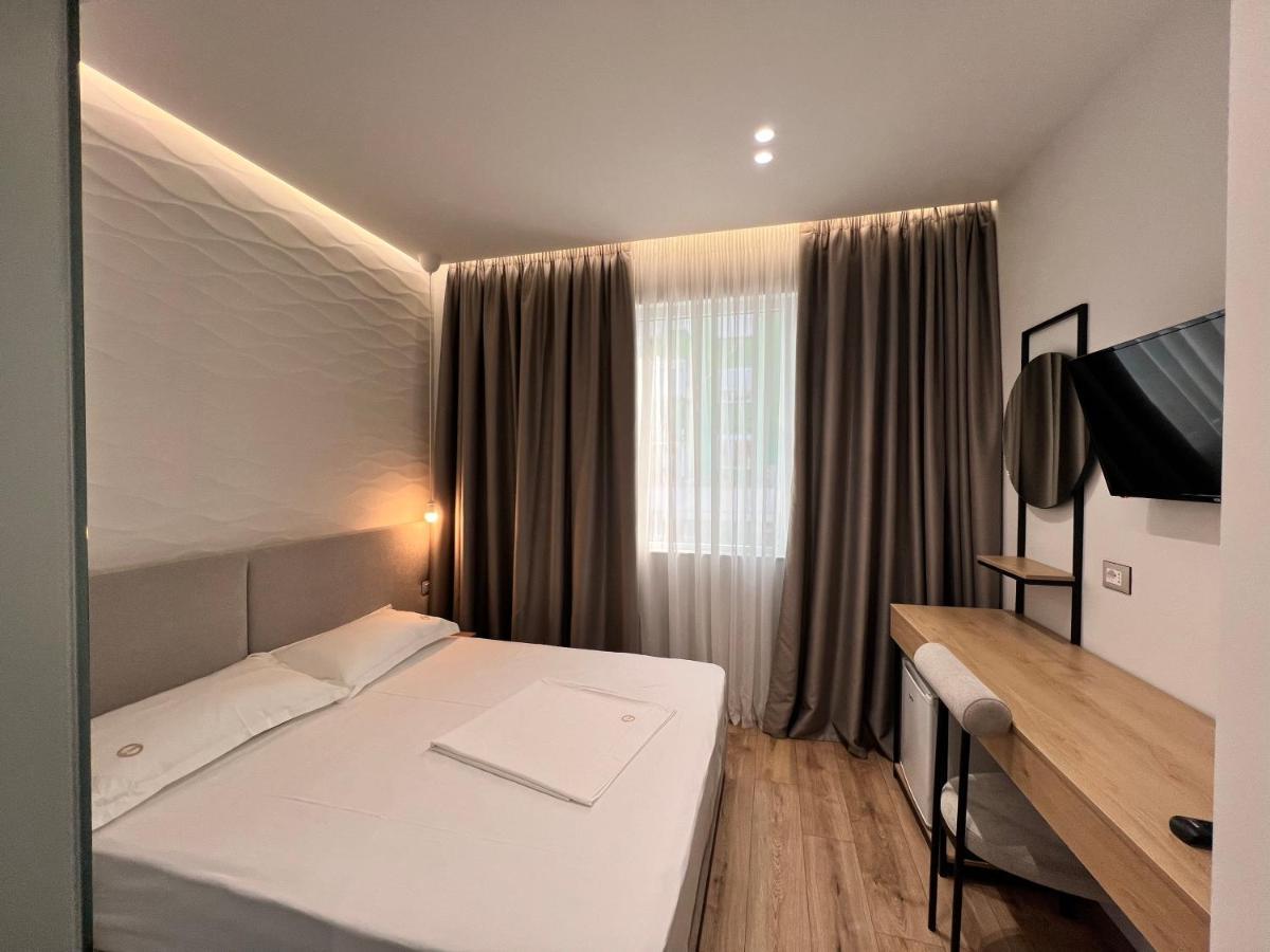 טיראנה Enzo Rooms & Apartment Blloku מראה חיצוני תמונה