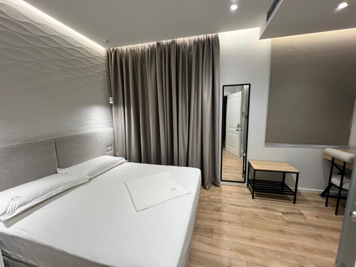 טיראנה Enzo Rooms & Apartment Blloku מראה חיצוני תמונה