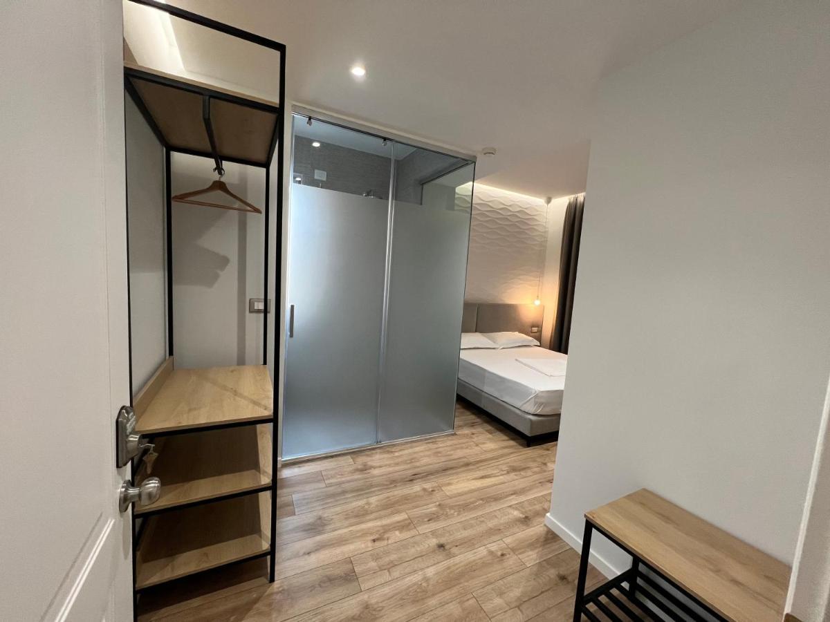 טיראנה Enzo Rooms & Apartment Blloku מראה חיצוני תמונה