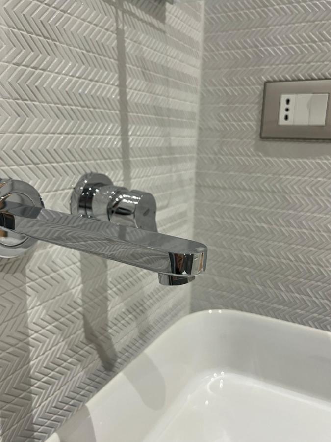 טיראנה Enzo Rooms & Apartment Blloku מראה חיצוני תמונה