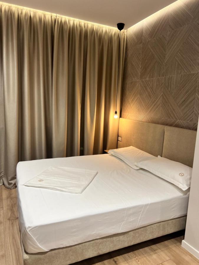 טיראנה Enzo Rooms & Apartment Blloku מראה חיצוני תמונה
