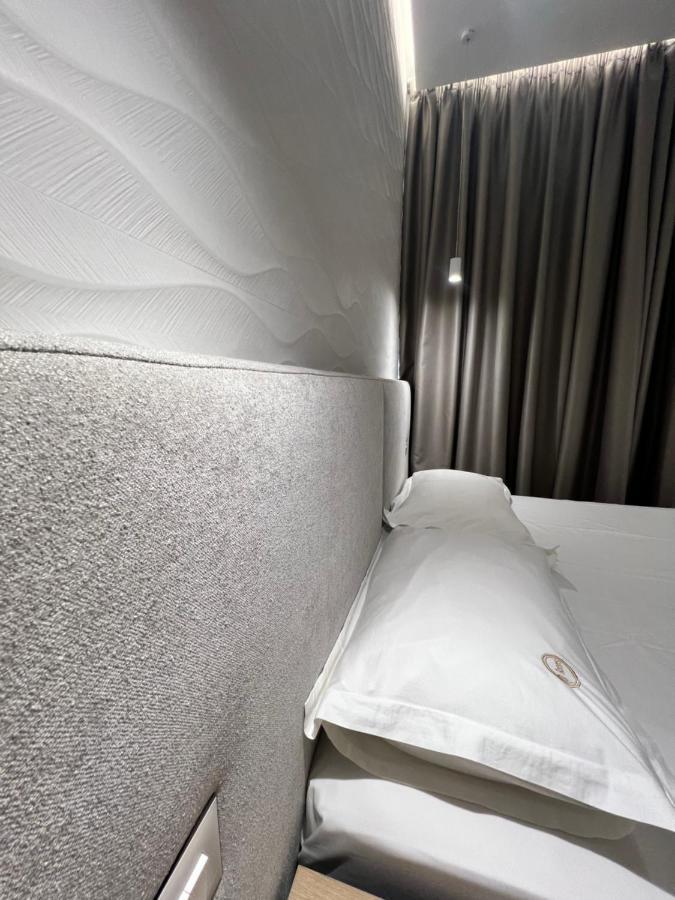 טיראנה Enzo Rooms & Apartment Blloku מראה חיצוני תמונה