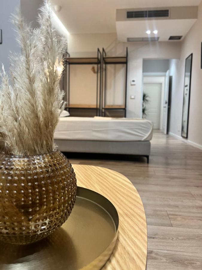 טיראנה Enzo Rooms & Apartment Blloku מראה חיצוני תמונה