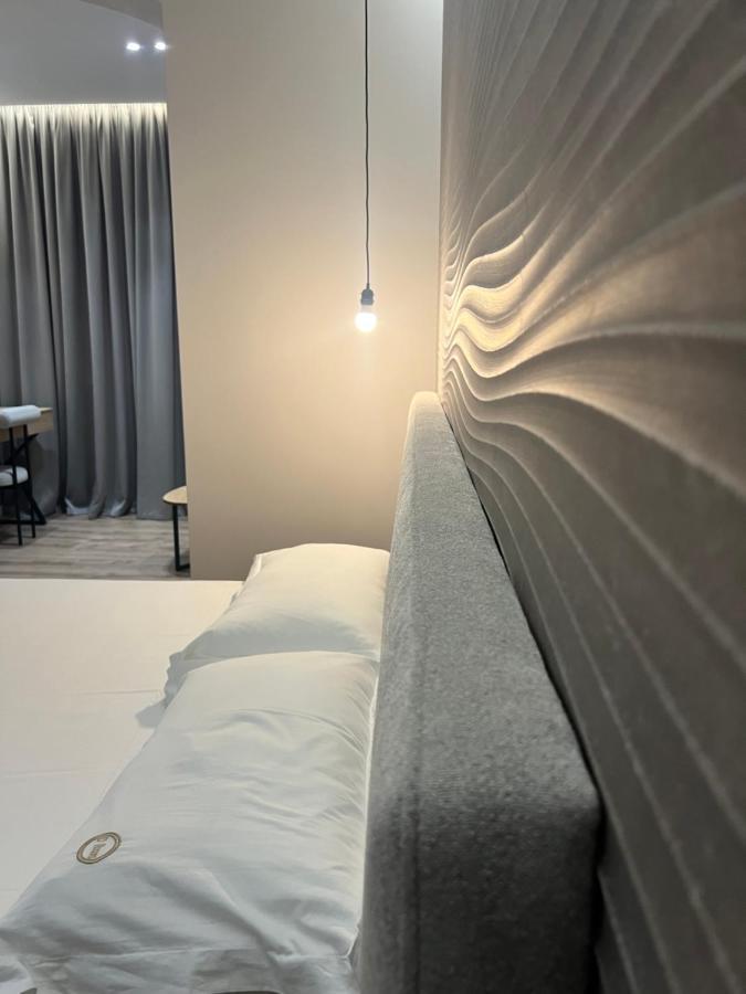 טיראנה Enzo Rooms & Apartment Blloku מראה חיצוני תמונה