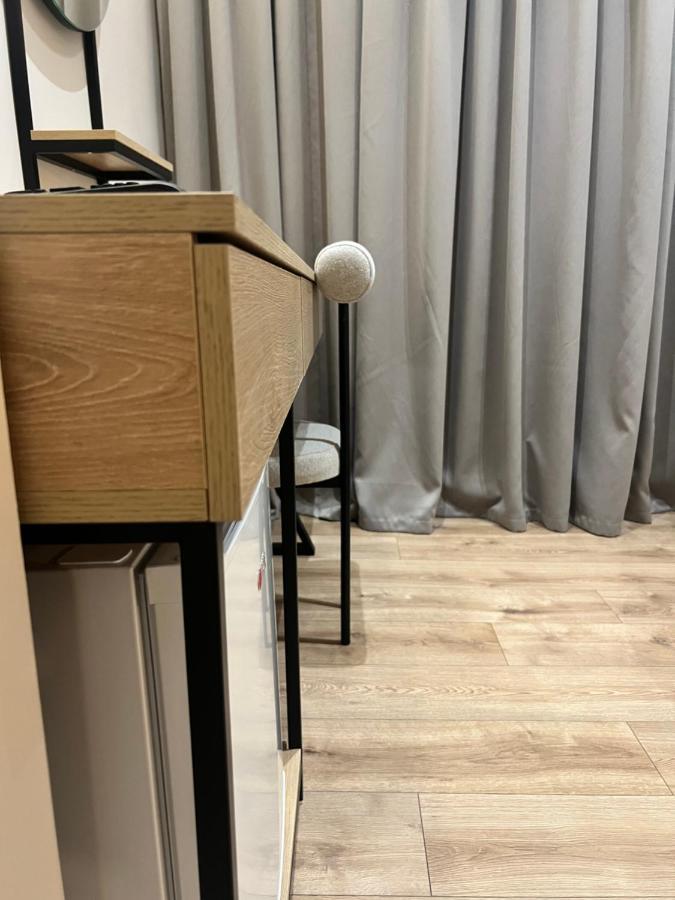 טיראנה Enzo Rooms & Apartment Blloku מראה חיצוני תמונה