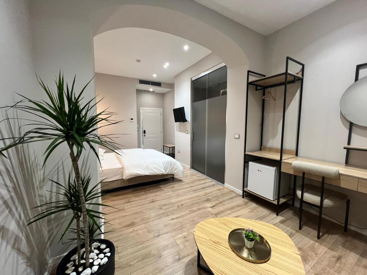 טיראנה Enzo Rooms & Apartment Blloku מראה חיצוני תמונה