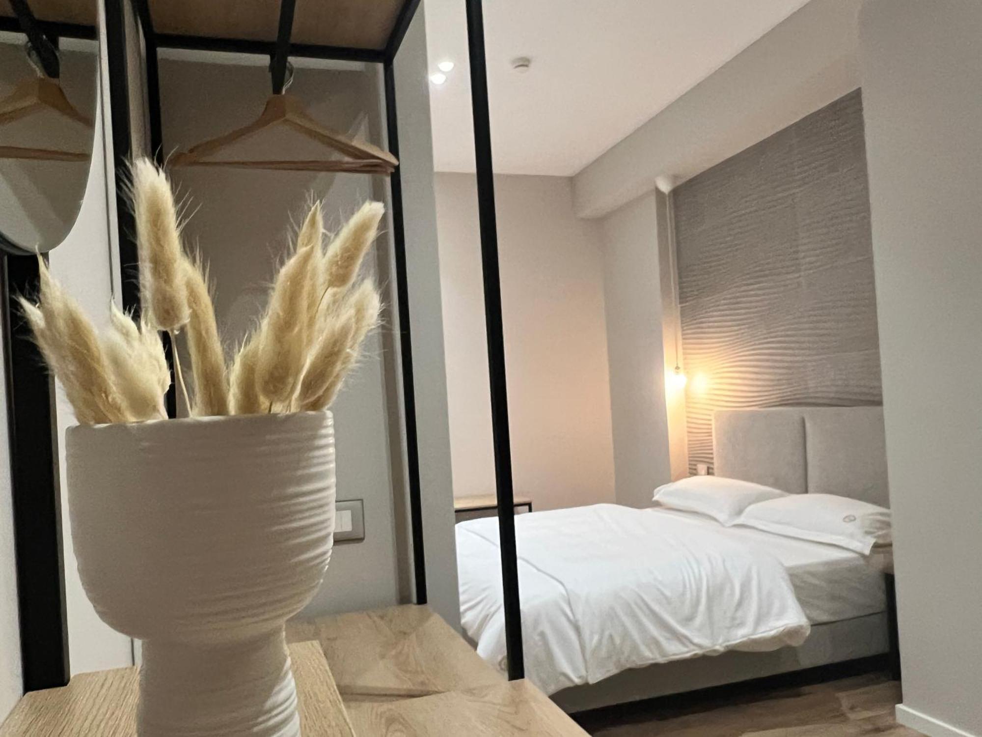 טיראנה Enzo Rooms & Apartment Blloku מראה חיצוני תמונה