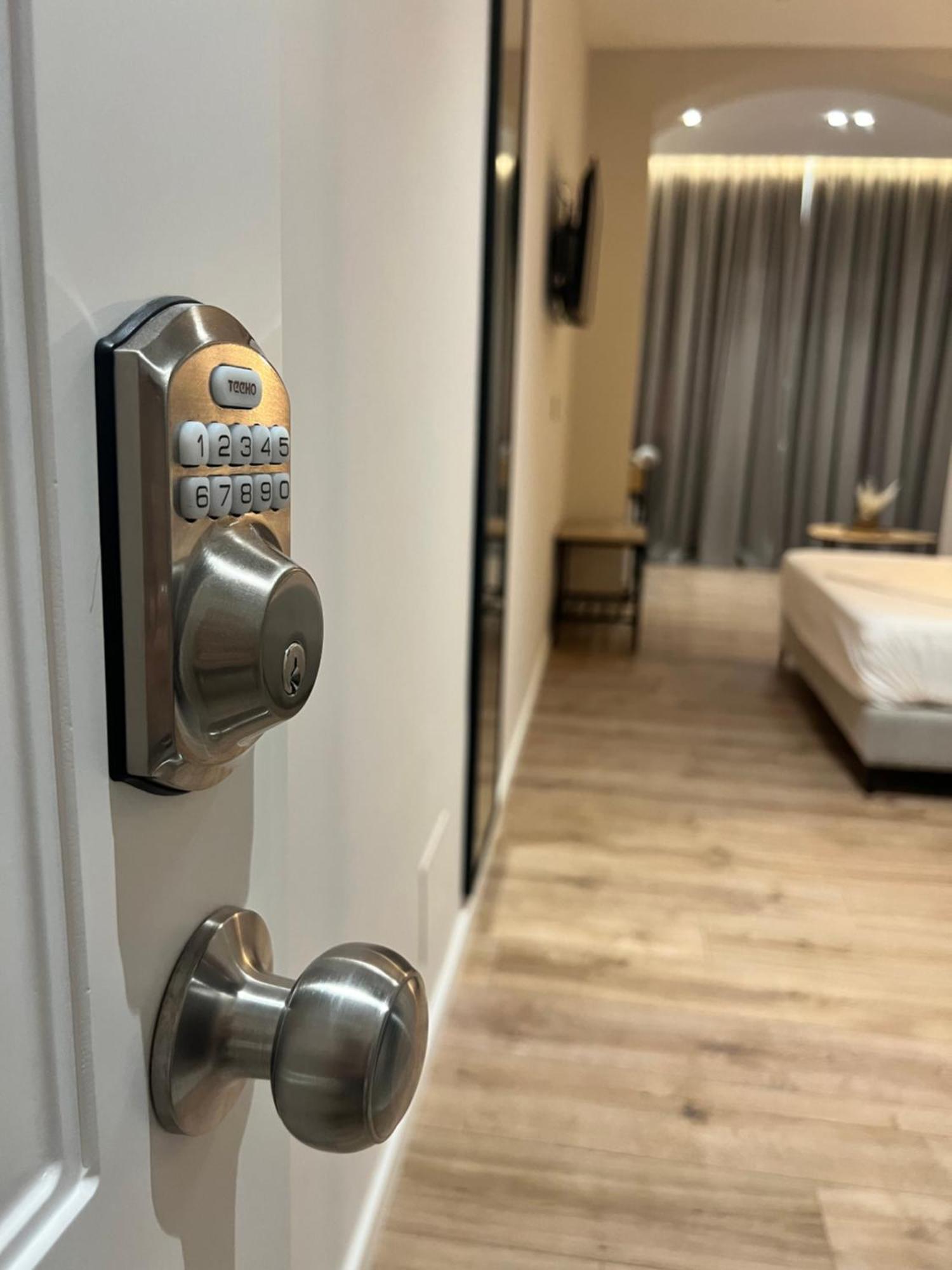 טיראנה Enzo Rooms & Apartment Blloku מראה חיצוני תמונה