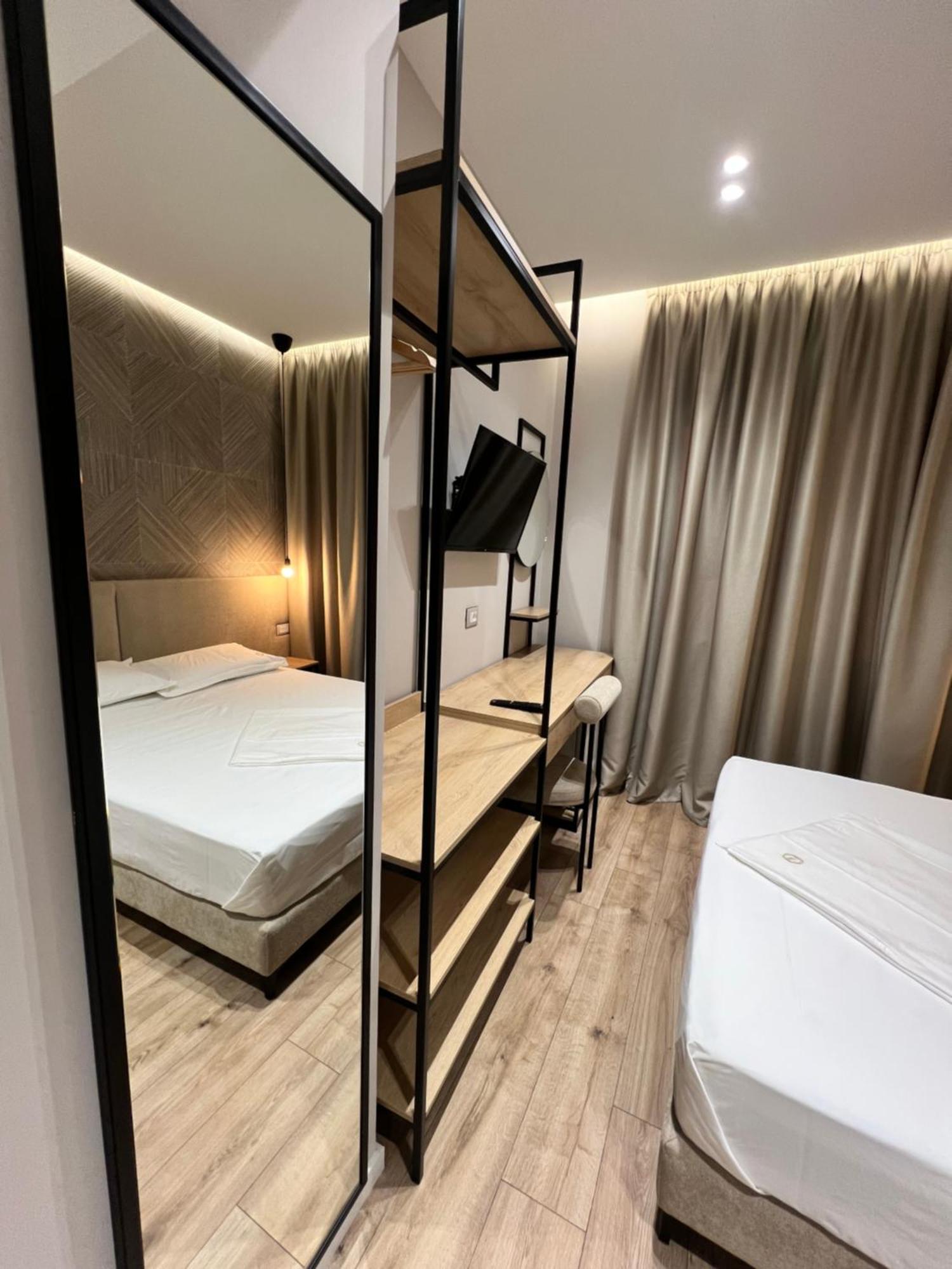 טיראנה Enzo Rooms & Apartment Blloku מראה חיצוני תמונה
